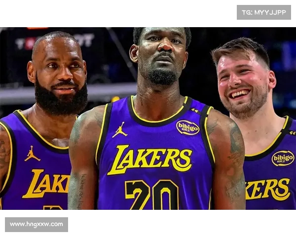 NBA自由球员市场激战再起 多队争抢顶级球星引发新一轮球队重组 NBA自由球员市场激战再起 多队争抢顶级球星引发新一轮球队重组