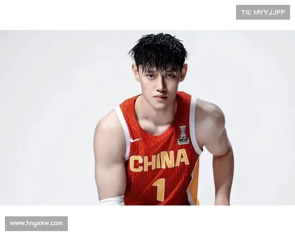篮网训练师晒与曾凡博合照并留言催其前往布鲁克林处理事务 篮网训练师晒与曾凡博合照并留言催其前往布鲁克林处理事务